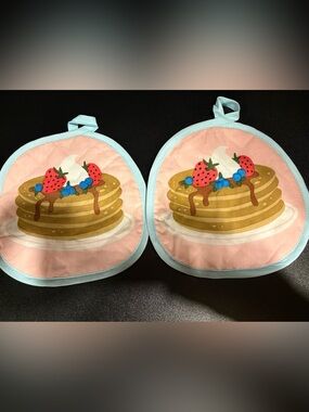 Pancake Print Pot Holders - Pink & Light Blue Trim